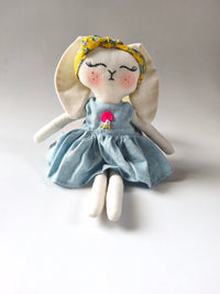 Muñeco artesanal de algodón